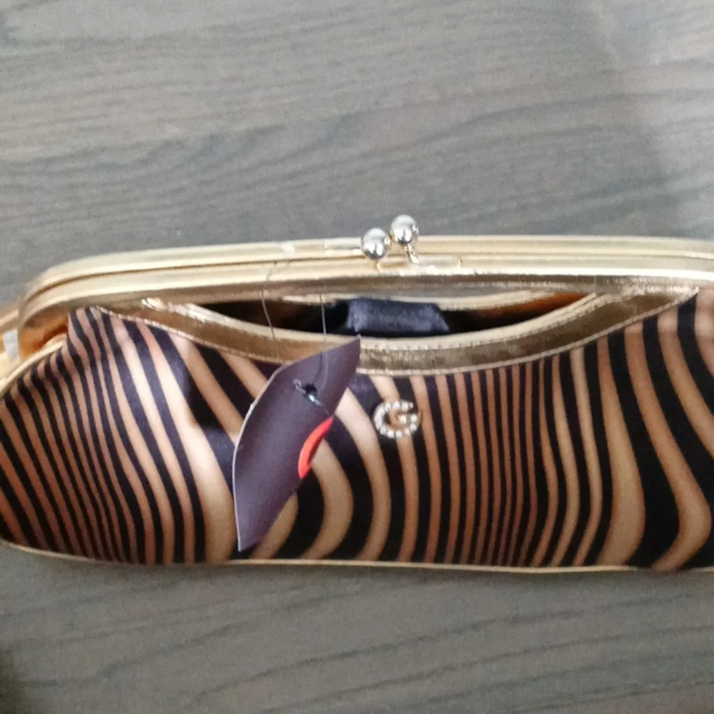 Guess gold and black purse vintage - Picture 6 of 8